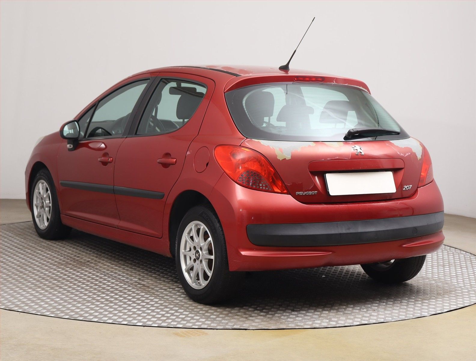 Peugeot 207, 1.4 16V, po STK, Klima - fotka 4