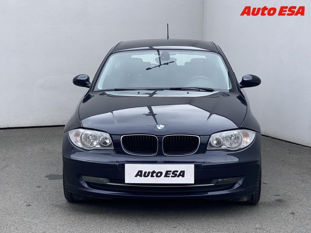 BMW Řada 1, 2.0d 118d,AC,výhřev sed. - fotka 2