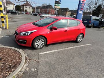 Kia Cee'd 1.4, první majitel.