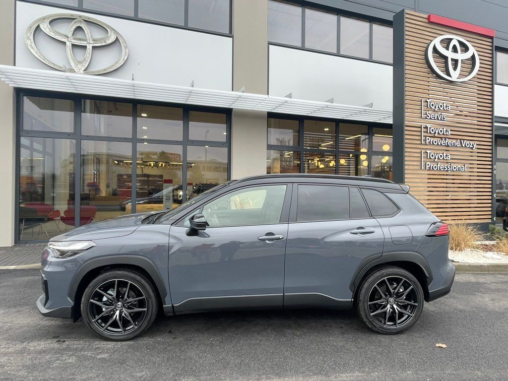 Toyota Corolla Cross, 2.0 Hybrid FWD GR SPORT VIP - fotka 3