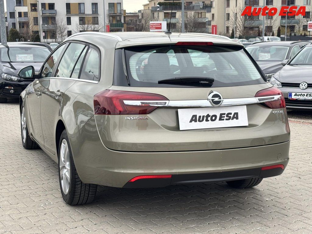 Opel Insignia, 2.0 CDTi,ČR - fotka 6