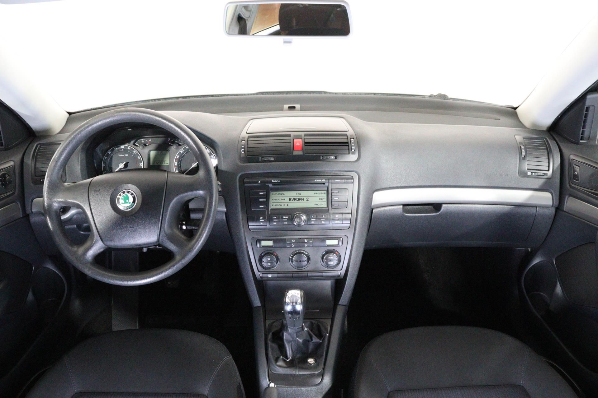 Škoda Octavia, ELEGANCE 1,9 TDI PD 77 kW - fotka 5
