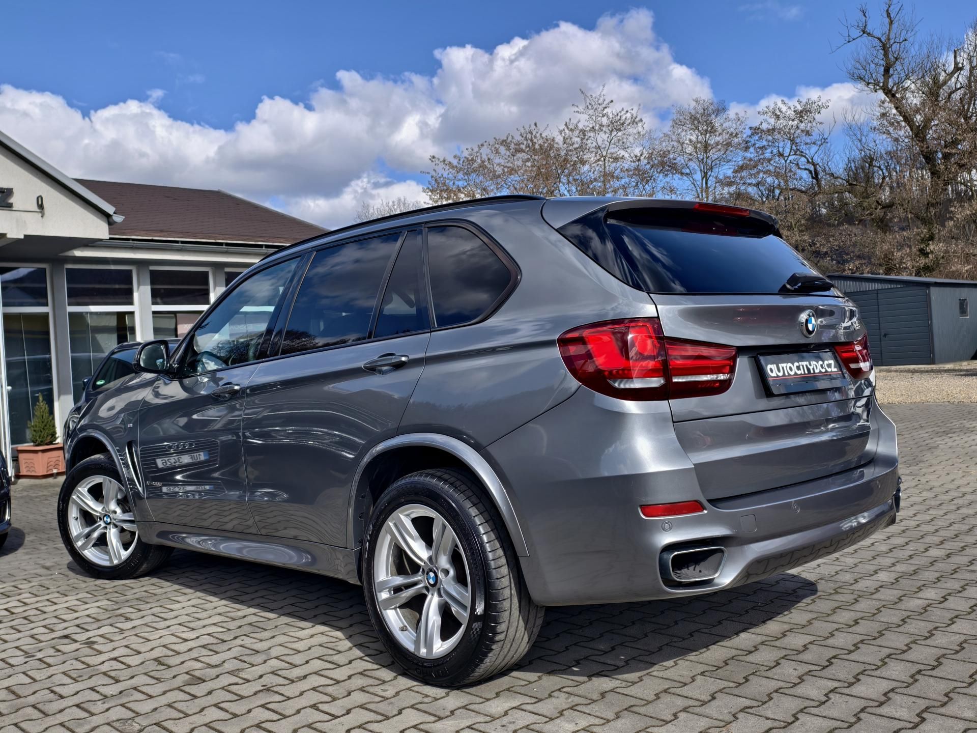 BMW X5, xDrive30d 190kW M-Paket, ČR - fotka 6