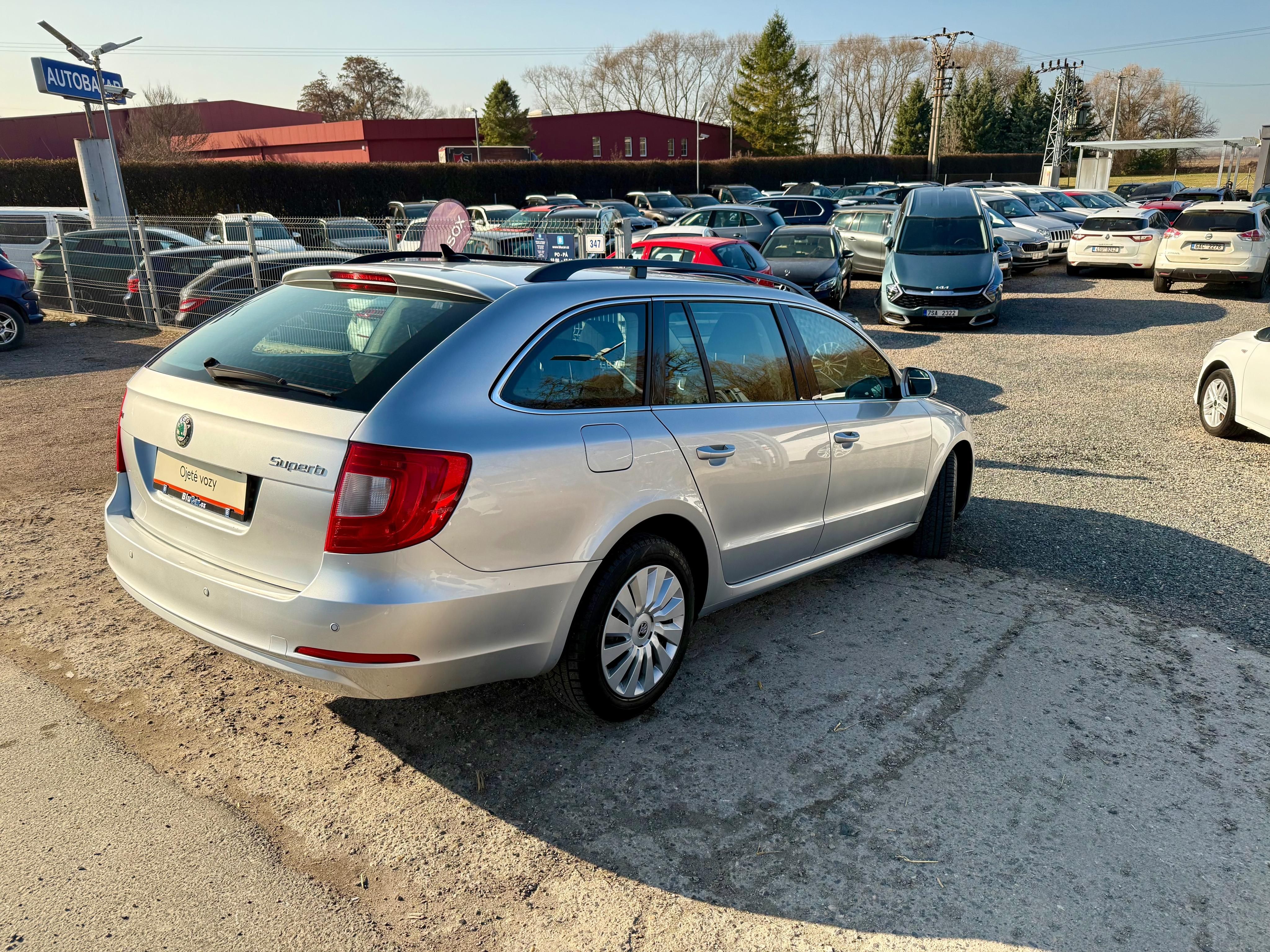 Škoda Superb, 2.0TDi 103kw Manuál Navi - fotka 3
