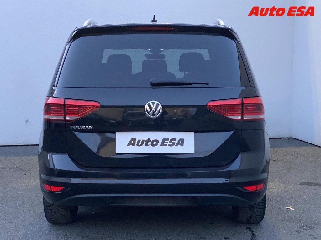 Volkswagen Touran, 1.6TDi 7 míst,DSG,LED - fotka 5
