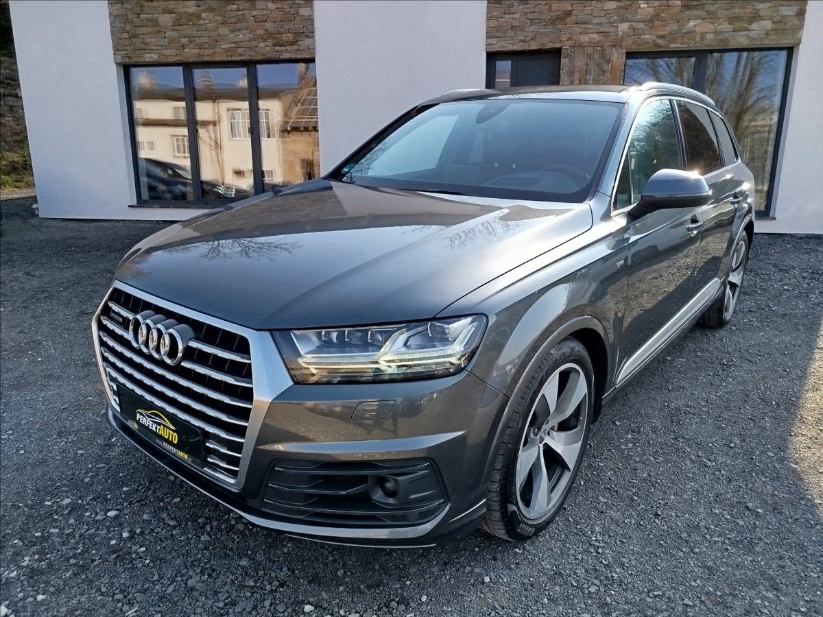 Audi Q7, 3,0 TDi 200kW,S-line,1.MAJITEL