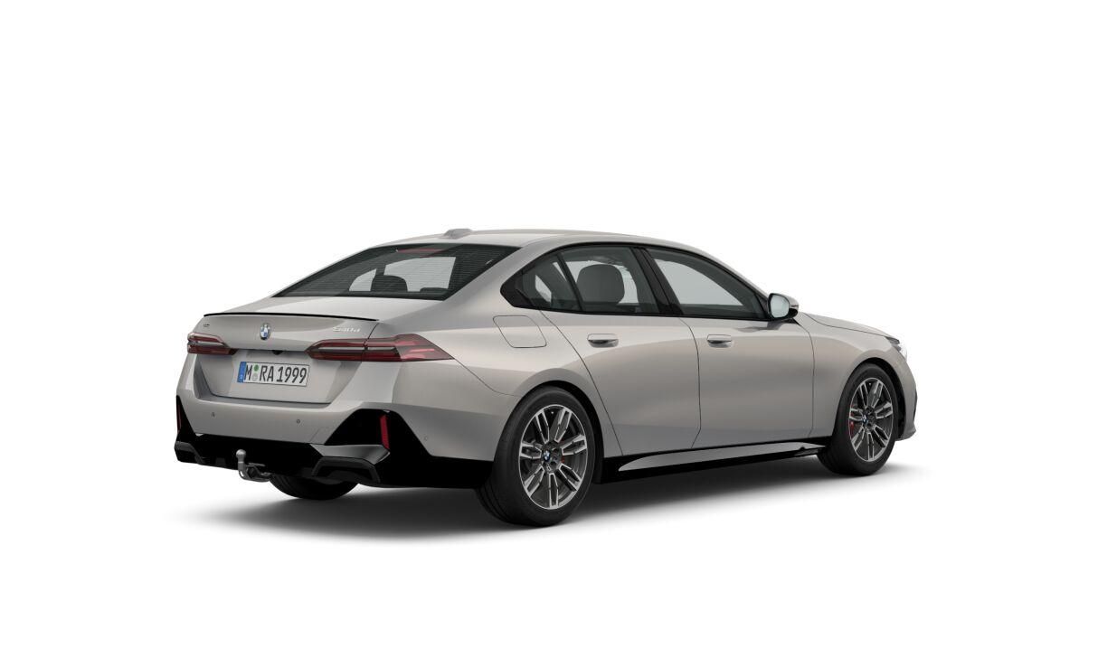 BMW Řada 5, 540d xDrive Sedan - fotka 2