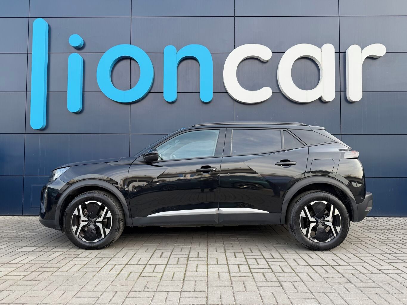 Peugeot 2008, ALLURE, 145k, Hybrid, Automat - fotka 4