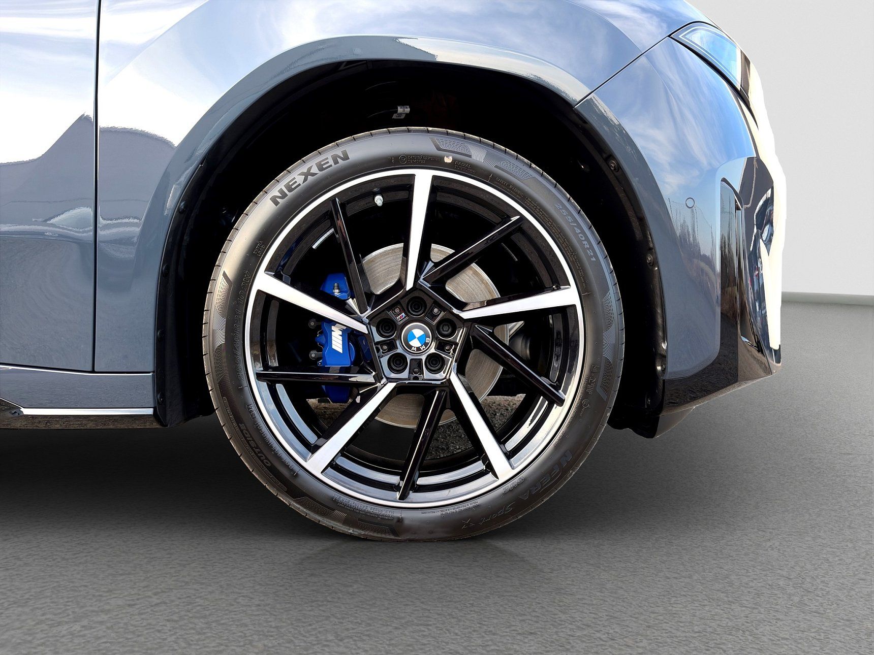 BMW iX3 - fotka 4