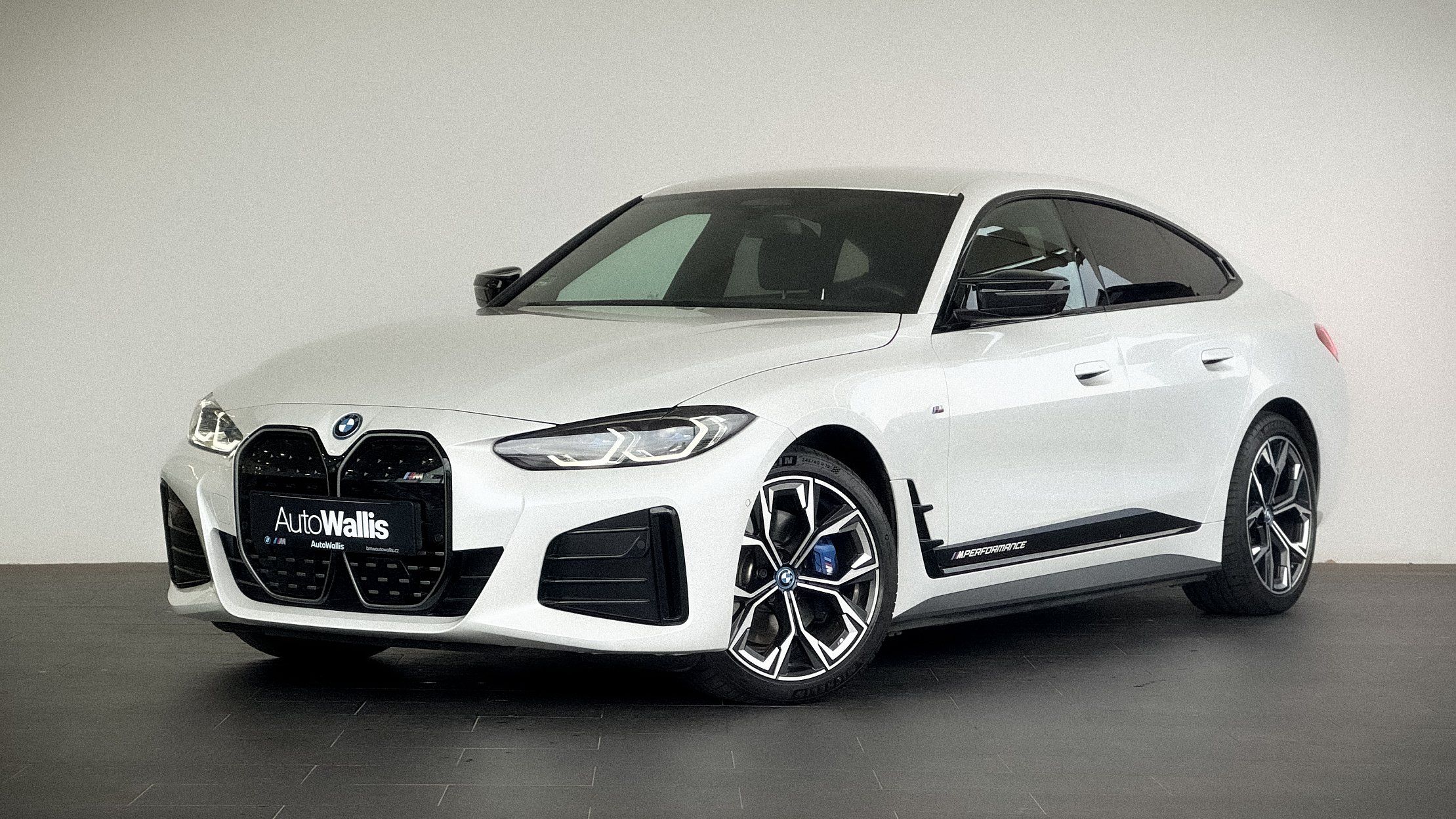 BMW i4