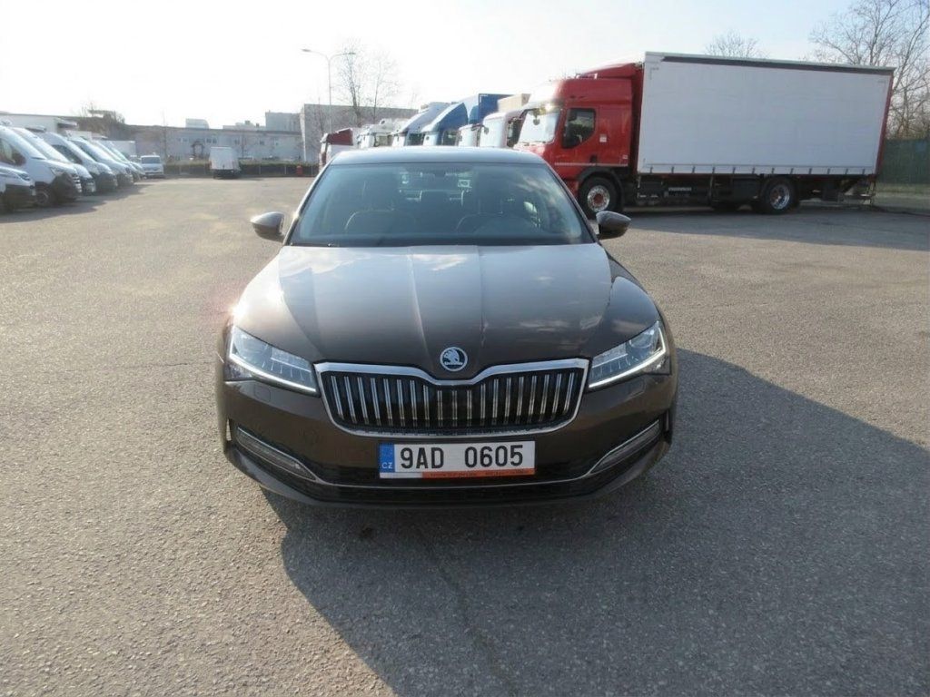 Škoda Superb, 2.0 TDI 110kW  Style DSG, tažn - fotka 2