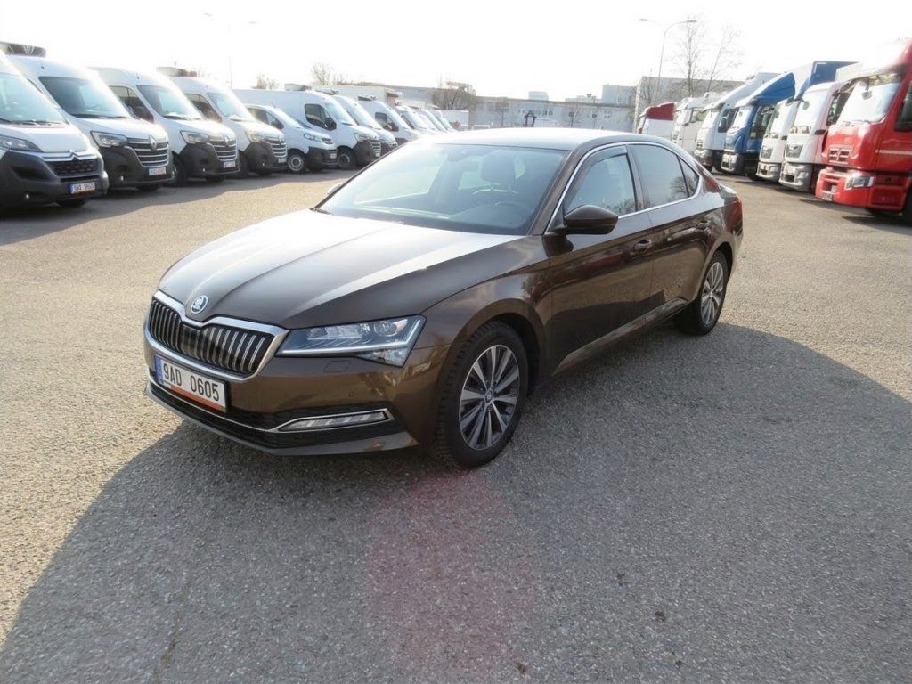 Škoda Superb, 2.0 TDI 110kW  Style DSG, tažn - fotka 4