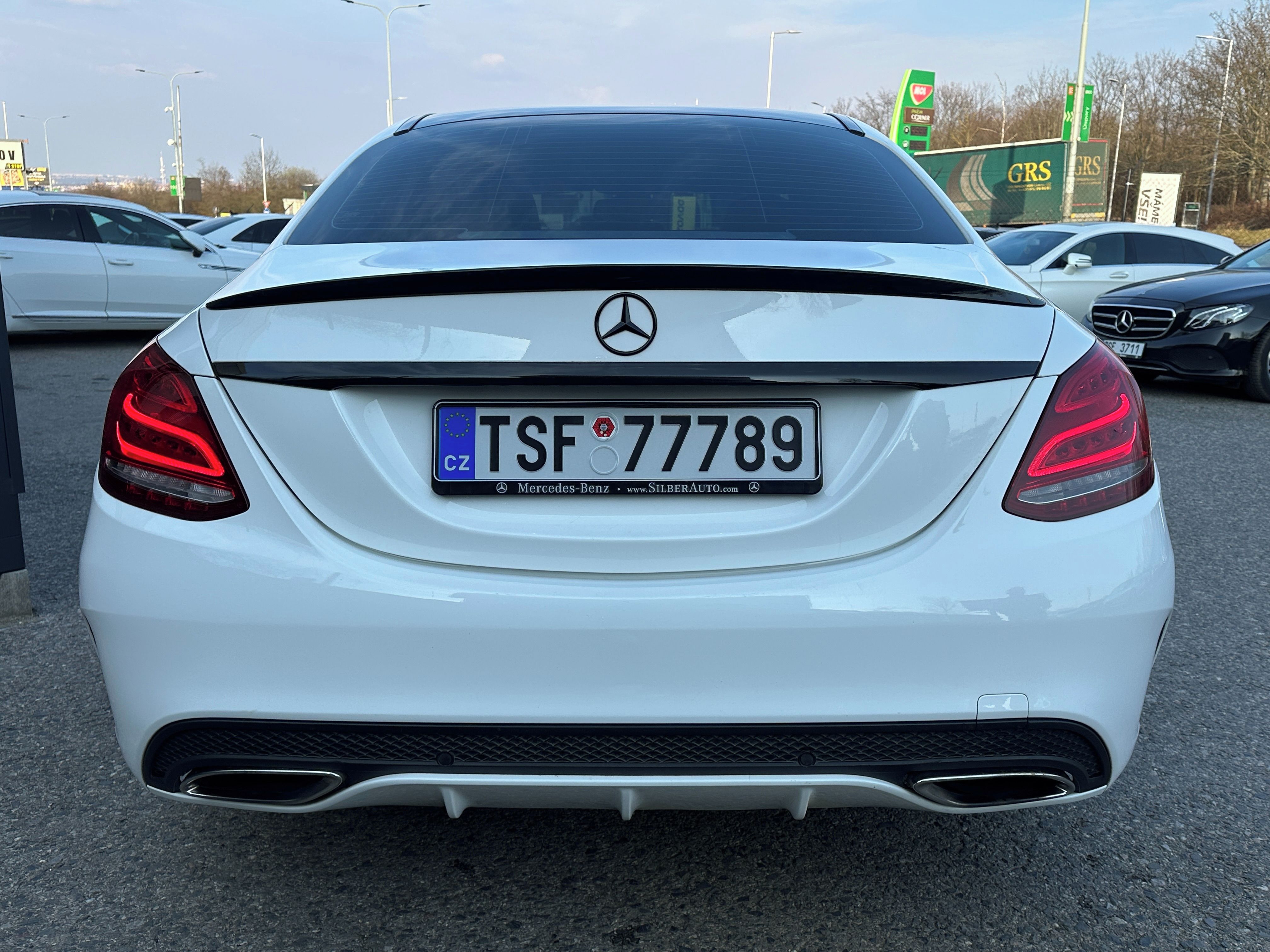 Mercedes-Benz Třídy C, Mercedes-Benz C300 4Matic 2015 - fotka 5