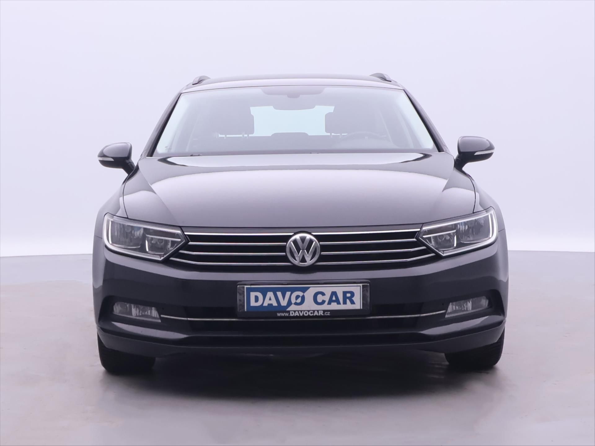 Volkswagen Passat, 2,0 TDI 110kW DSG Comfort Navi - fotka 2