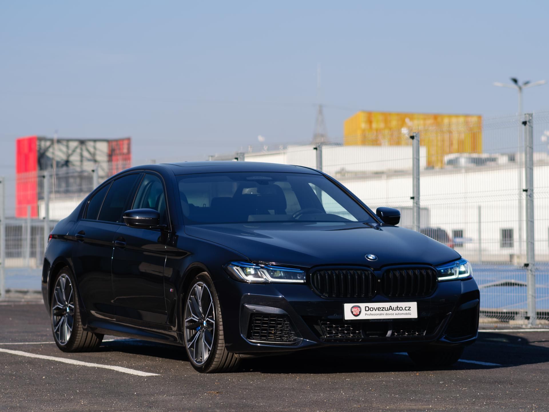 BMW Řada 5, M550i xDrive, DPH, SEDAN - fotka 4