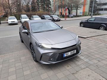 Toyota Camry HEV Prestige