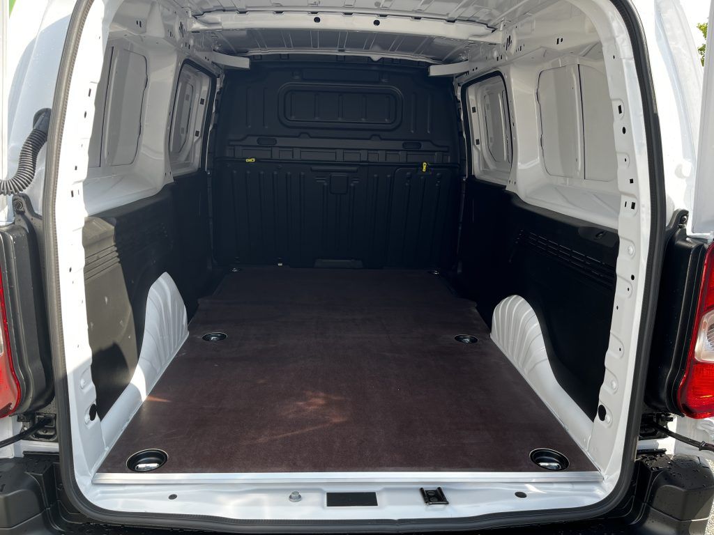 Toyota Proace City, 1.5D 130k MT Active Multimedia - fotka 6