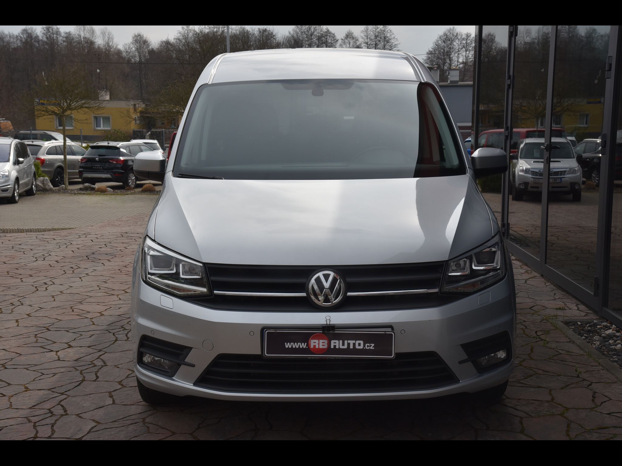 Volkswagen Caddy, 2.0 TDi 110 kw DSG Maxi - fotka 4