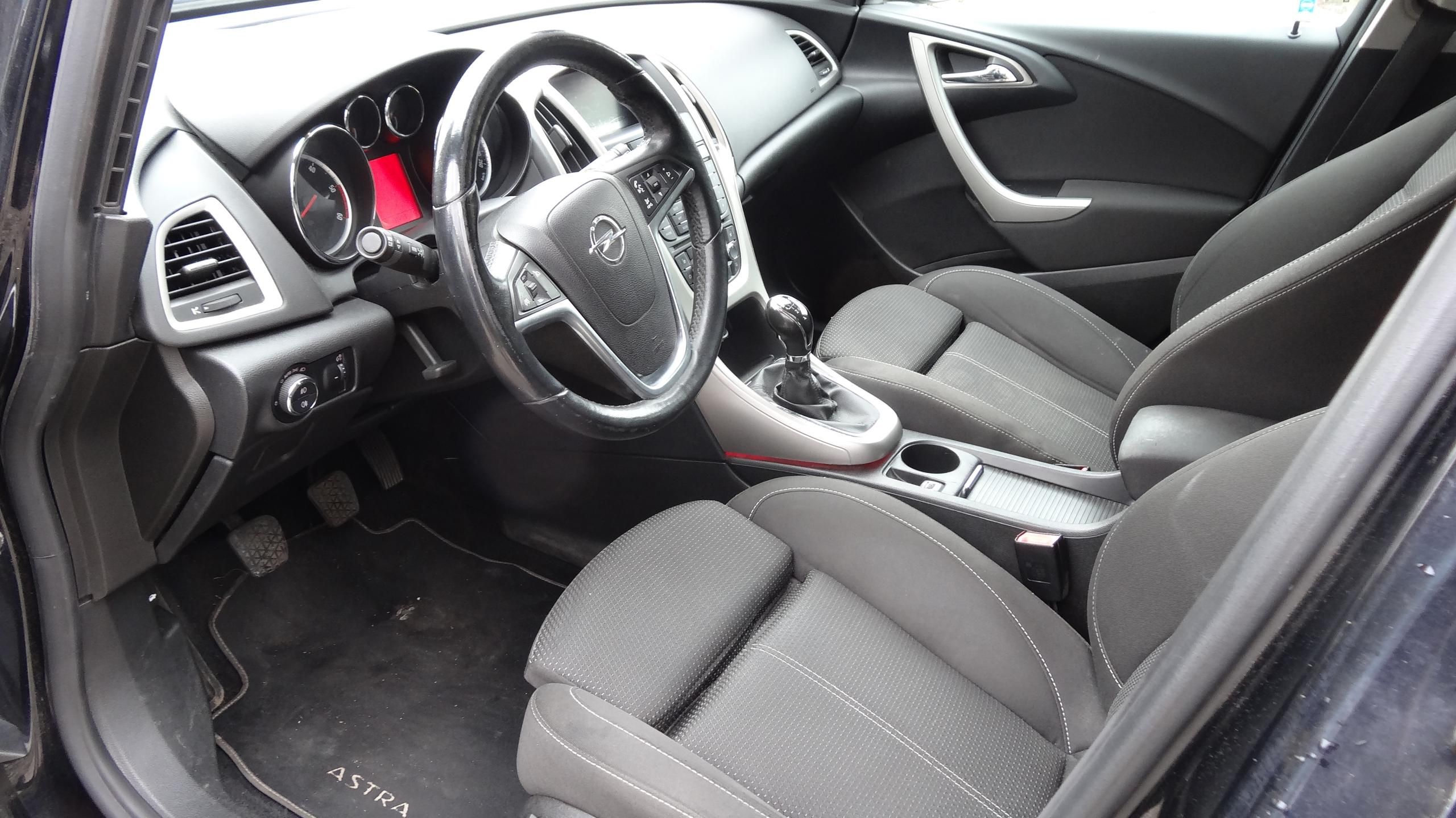 Opel Astra, Kombi 2.0CDTi Taž.zařízení - fotka 2