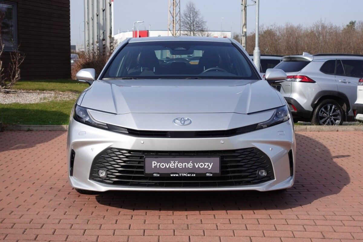 Toyota Camry, 2,5 HEV Comfort - fotka 2