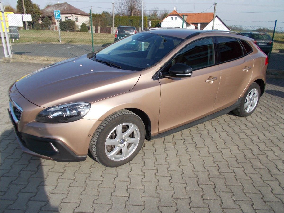 Volvo V40, 2,0 D AT DIGIKLIMA TZ PARKOVAC - fotka 4
