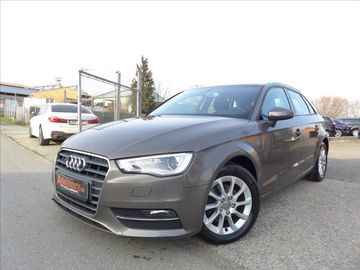 1,4 TFSI  NAVI, VÝHŘEV, 1.MAJ
