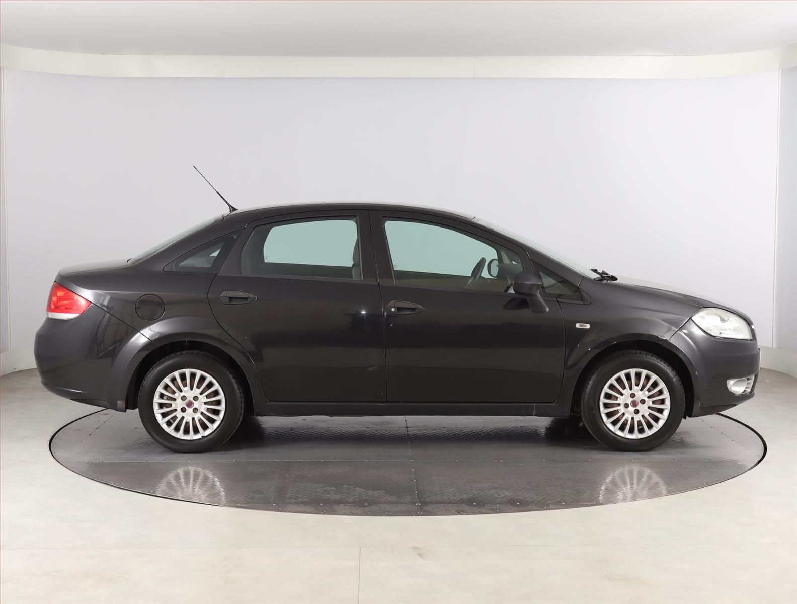 Fiat Linea, 1.4, zamluveno - fotka 6