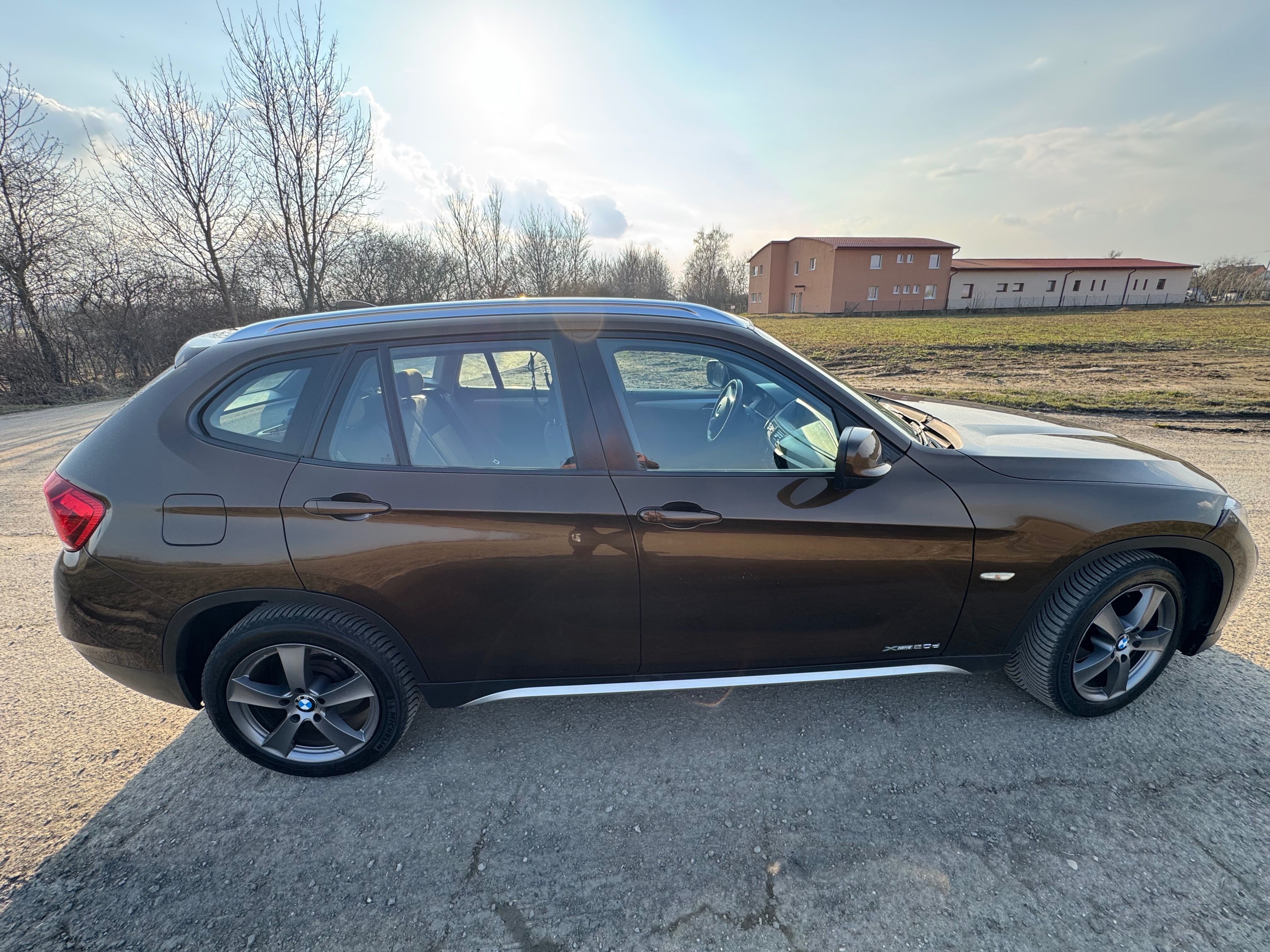 BMW X1, xDrive20d 4x4, nafta, automat - fotka 2