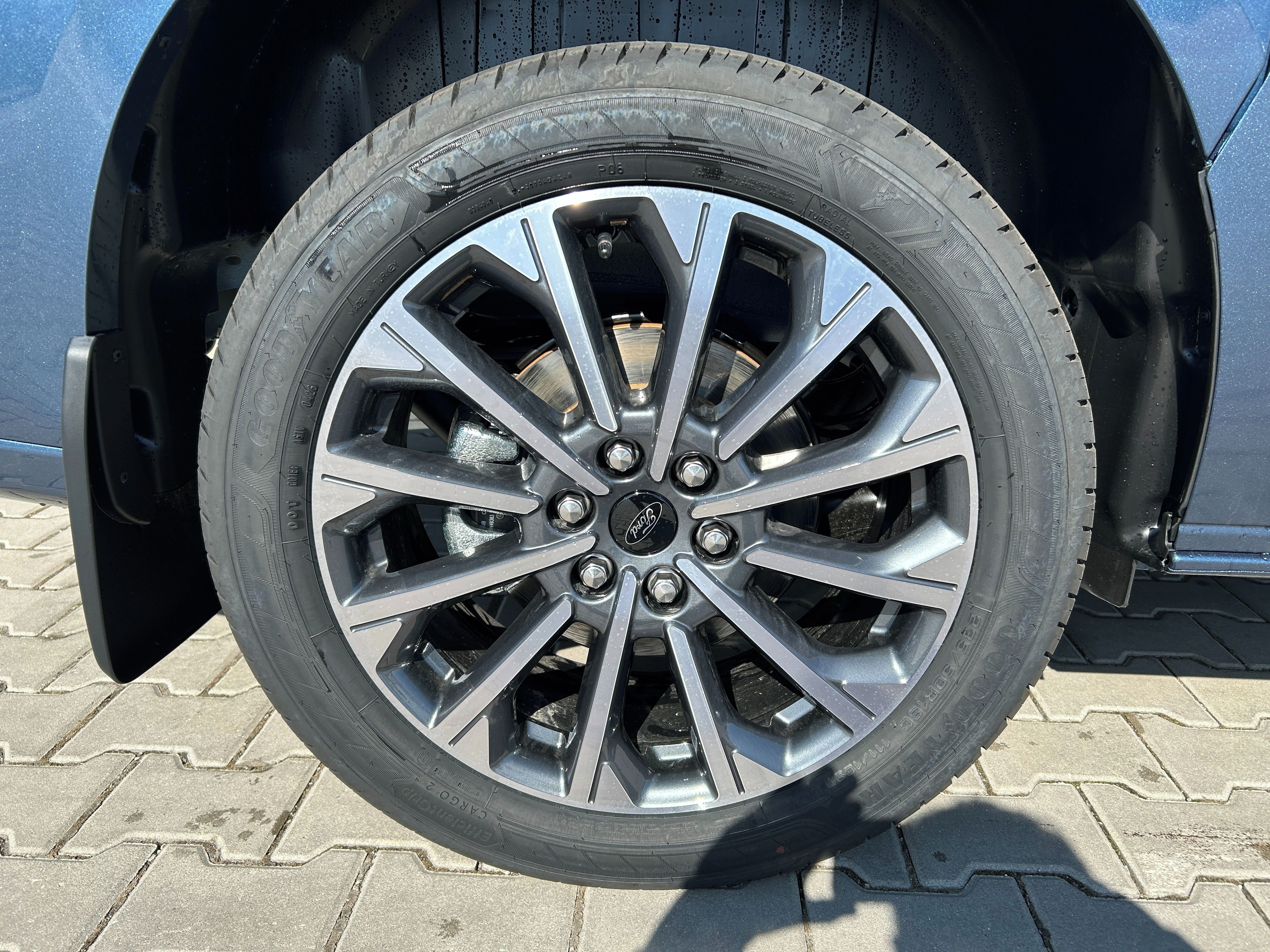 Ford Tourneo Custom, Titanium X L1 2.5 PHEV 171kW - fotka 6