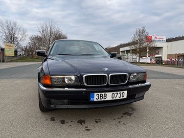 BMW E38 730i