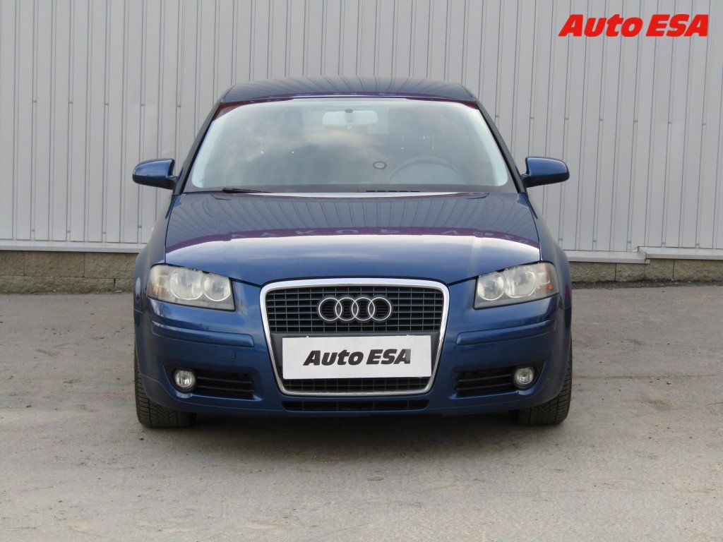 Audi A3, 1.6i,AC,výhřev.sed - fotka 2