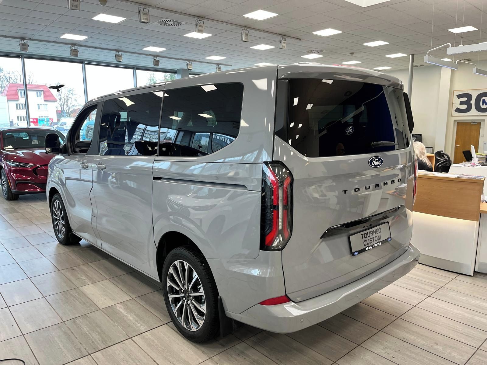 Ford Tourneo Custom, 2.0 EcoBlue 170 k,8st.aut, - fotka 4