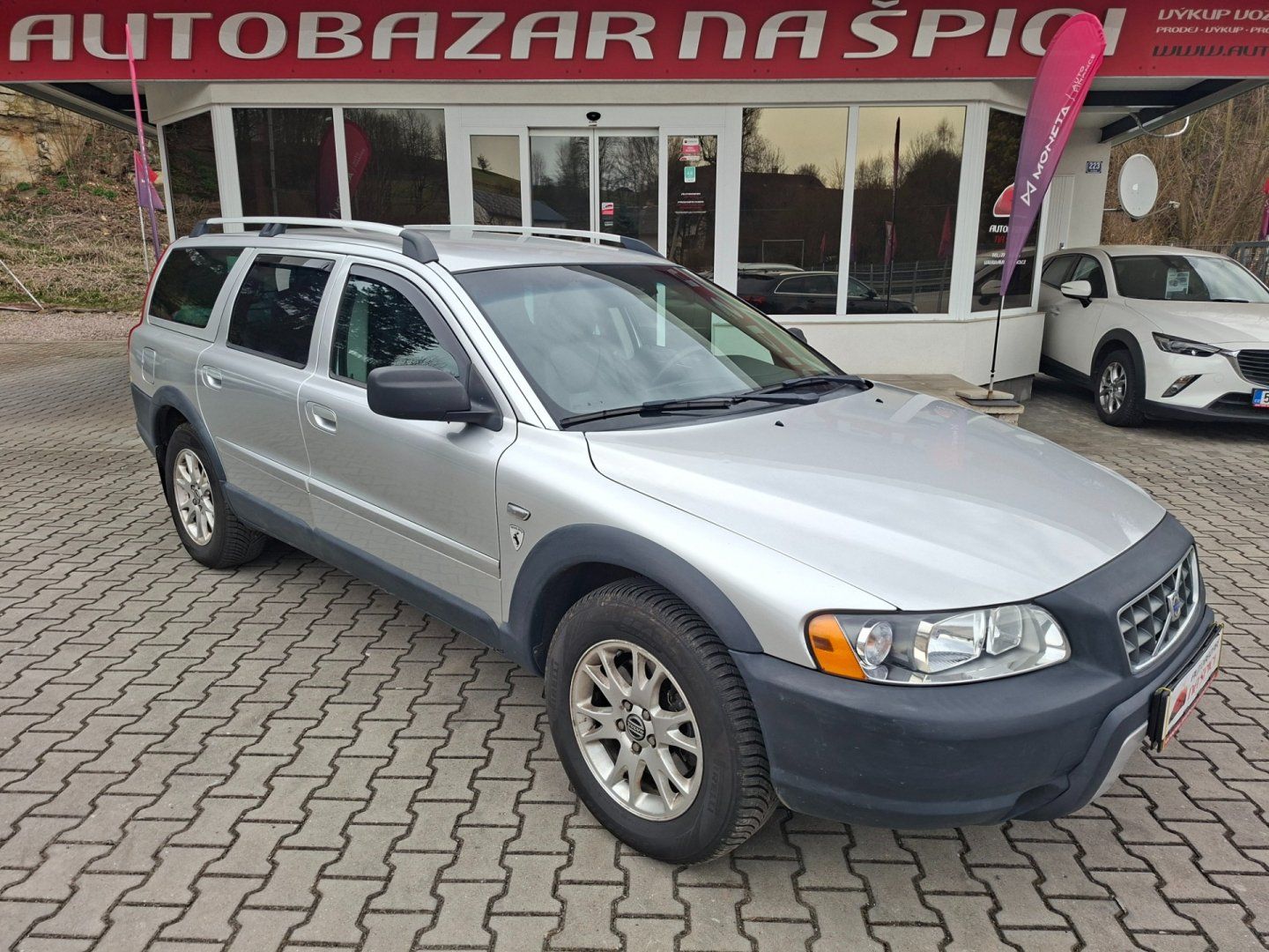 Volvo XC70, 2.4 D5 120kW AWD -PLNÝ SERVIS! - fotka 2