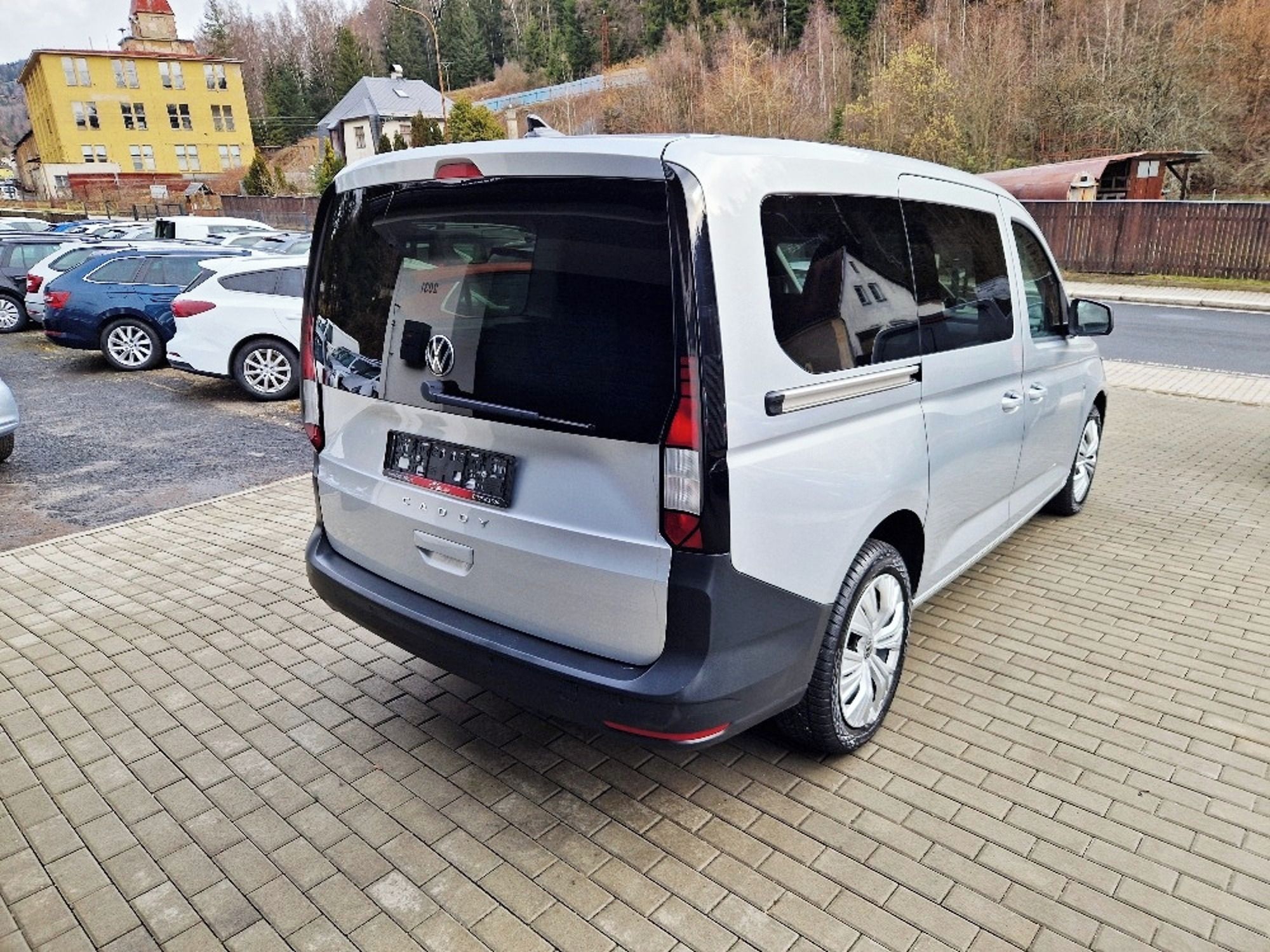 Volkswagen Caddy, 2.0 TDi MAXI - fotka 4
