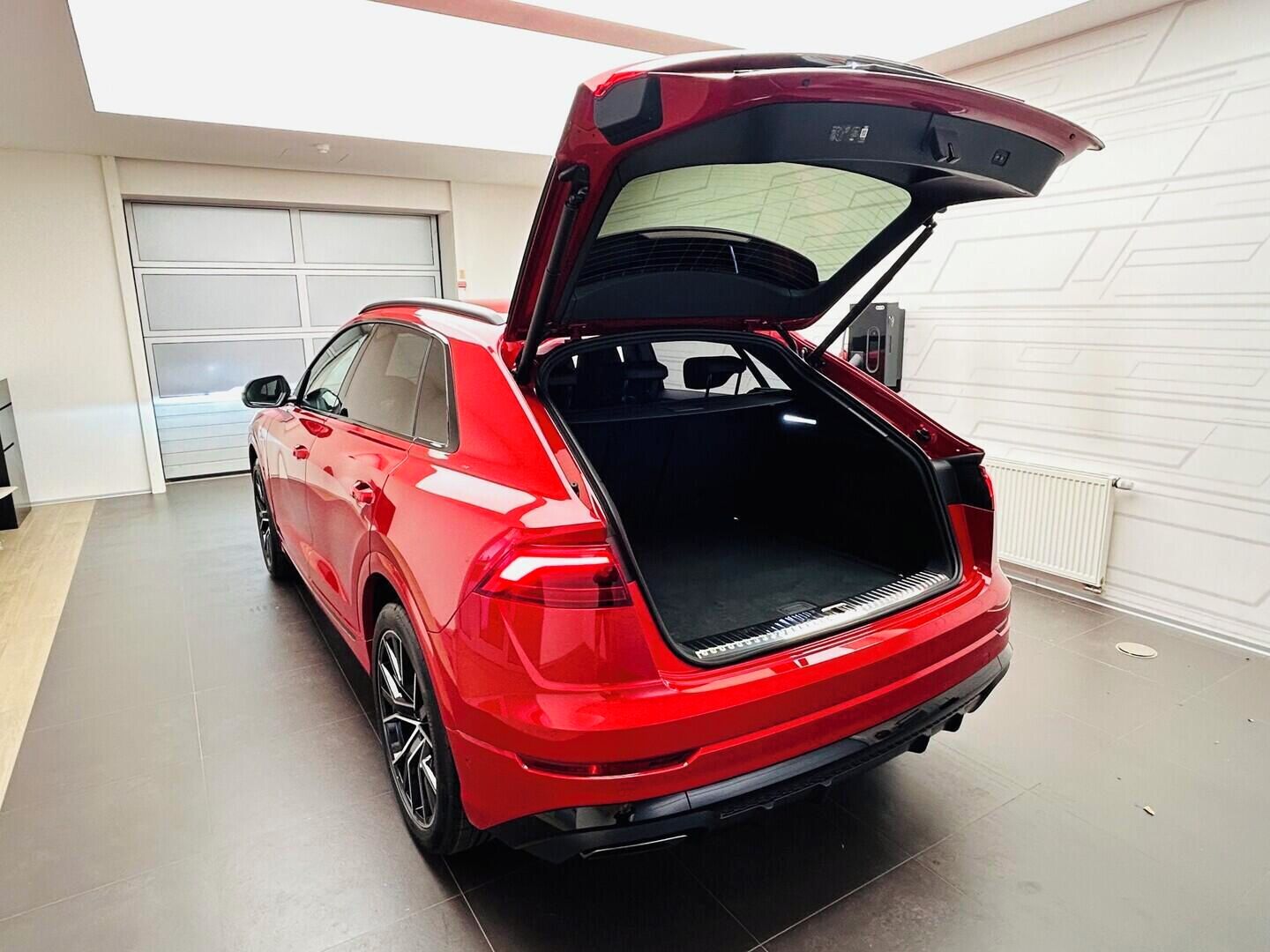 Audi Q8, SUV  50 TDI quattro 210 kW - fotka 6