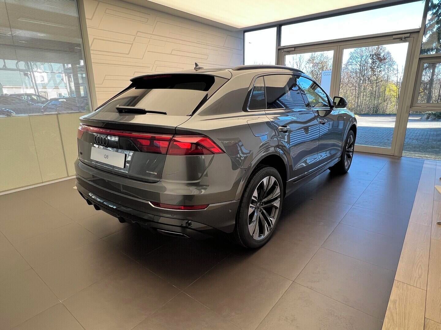 Audi Q8, SUV  50 TDI quattro 210 kW - fotka 3