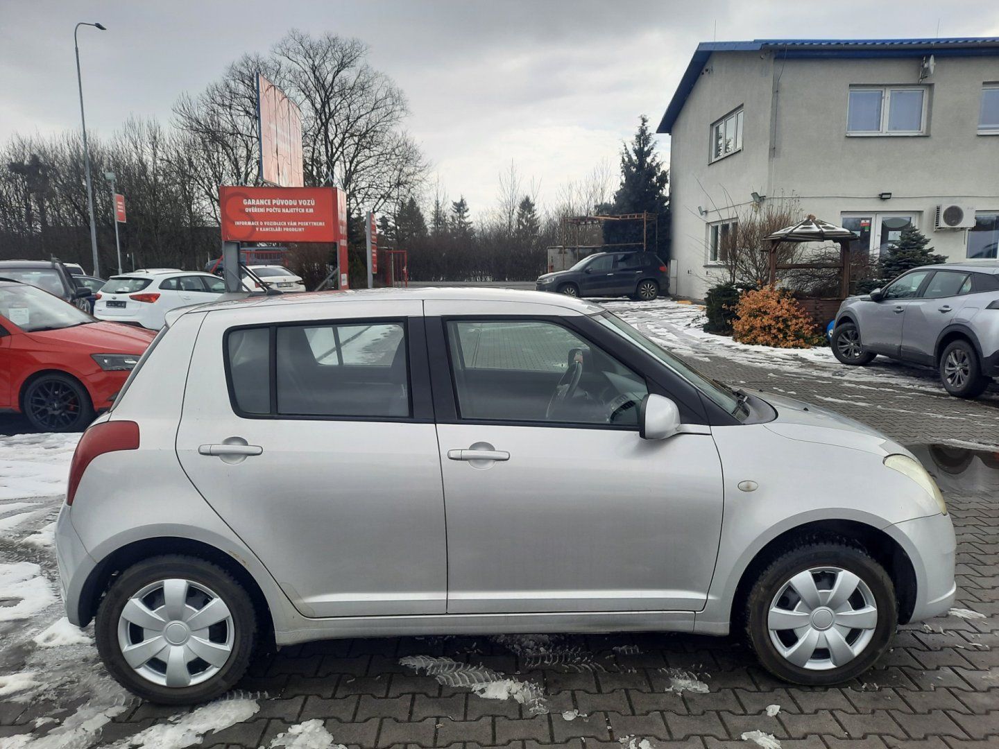 Suzuki Swift, 1.3i 5DR 4WD *KLIMATIZACE* - fotka 4
