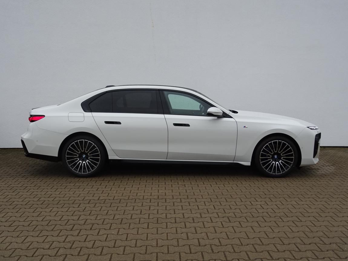 BMW Řada 7, 740d xDrive Sedan - fotka 5