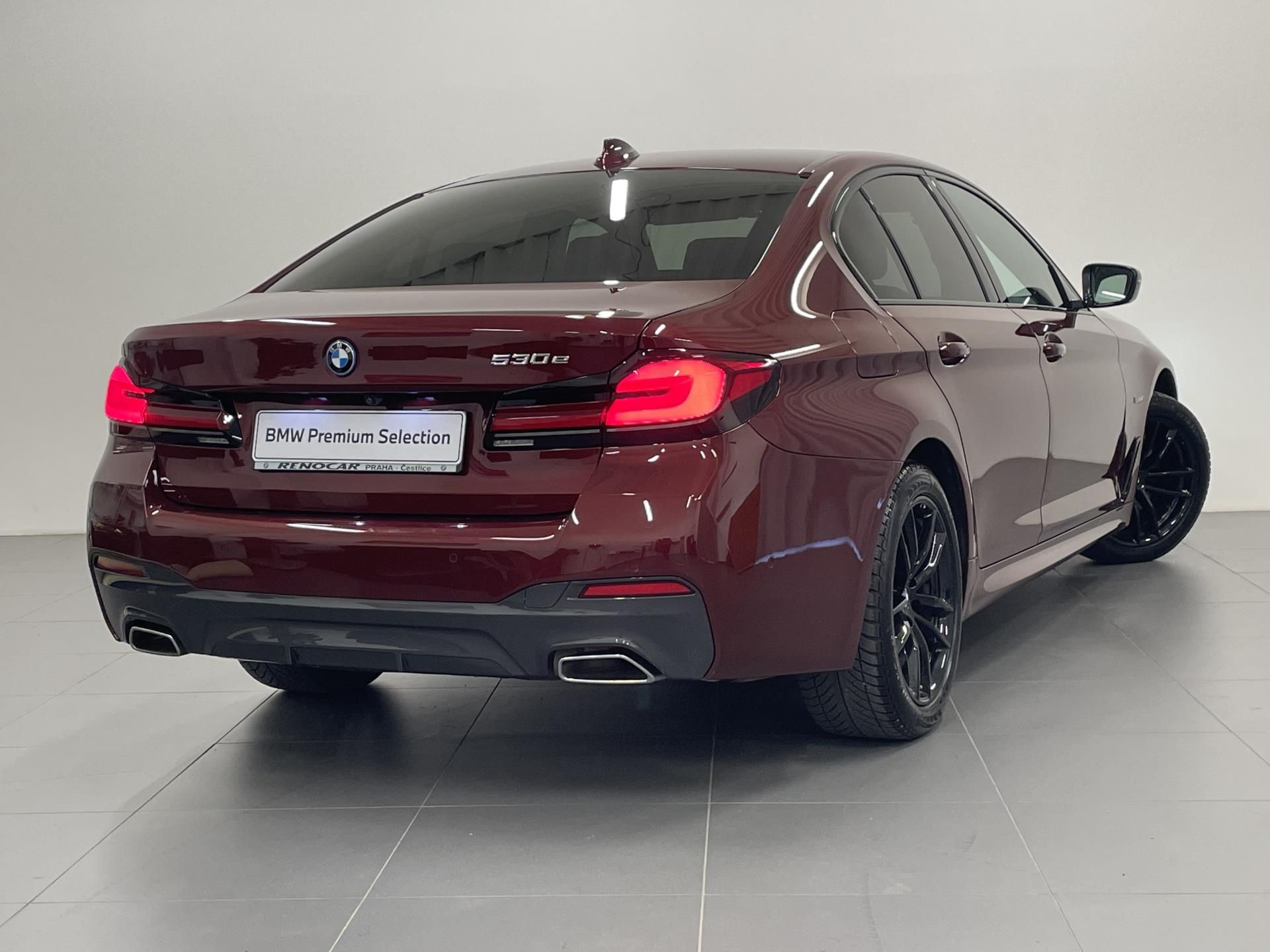 BMW Řada 5, 530e Plug-in Hybrid, Mpaket - fotka 2