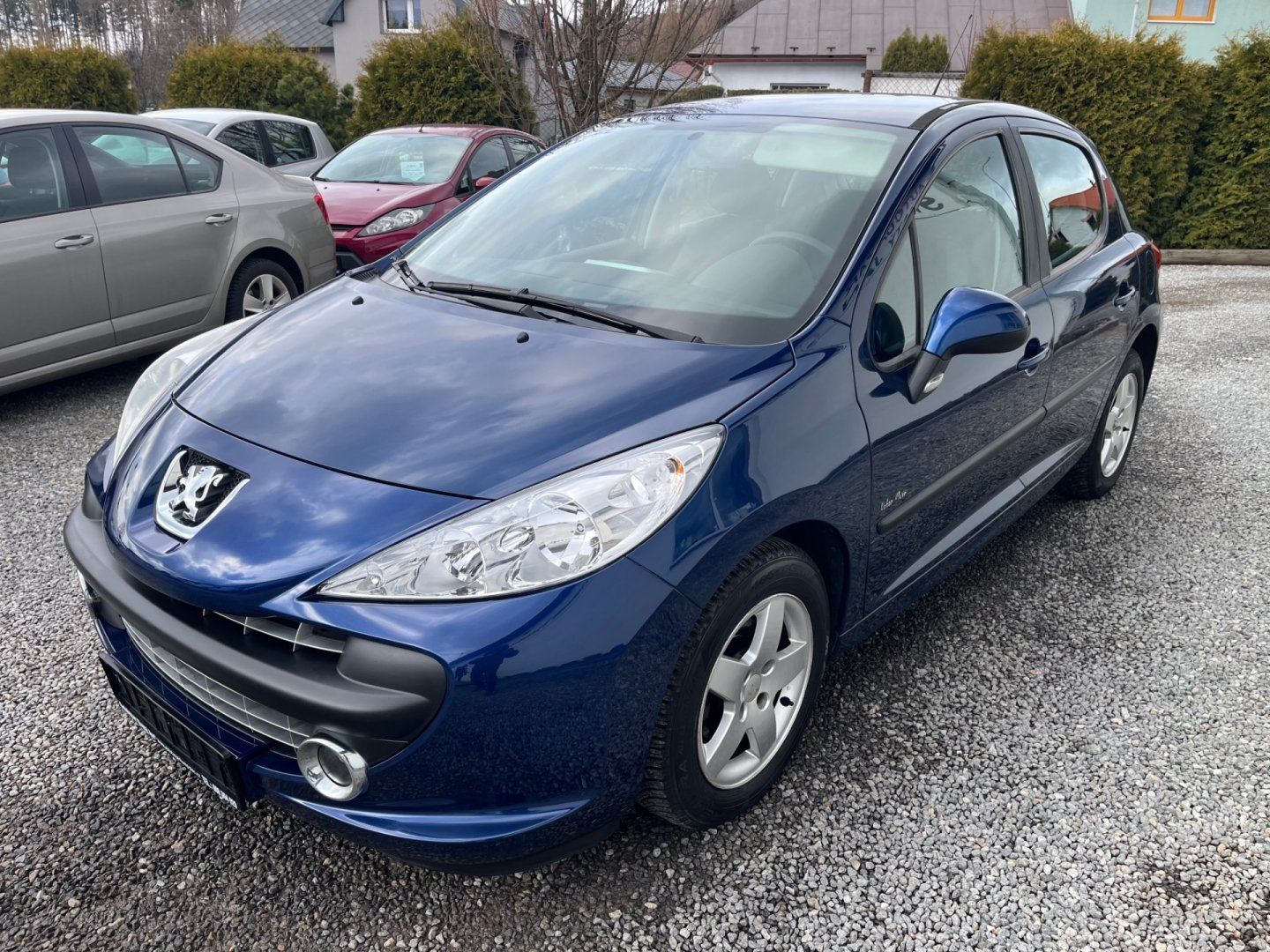 Peugeot 207, 1.4 i 54 Kw Velmi pěkná - fotka 5