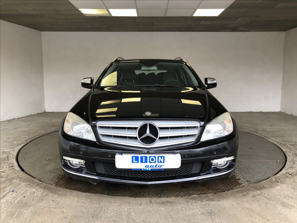 Mercedes-Benz Třídy C, 2,2 220 CDI - fotka 2