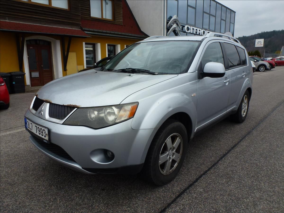 Mitsubishi Outlander, 2,0 Di-D 103KW (VW) 4x4 - fotka 2