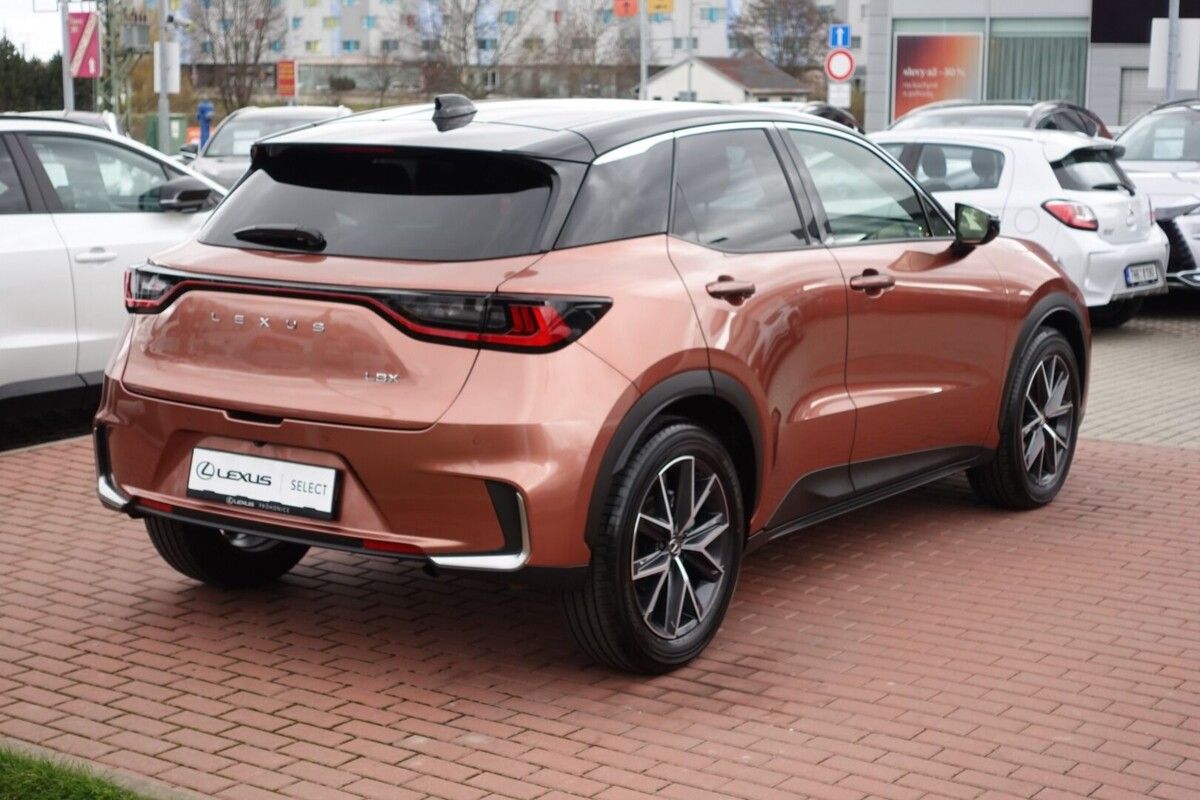 Lexus LBX, 1,5 HEV Emotion Tech FWD - fotka 5
