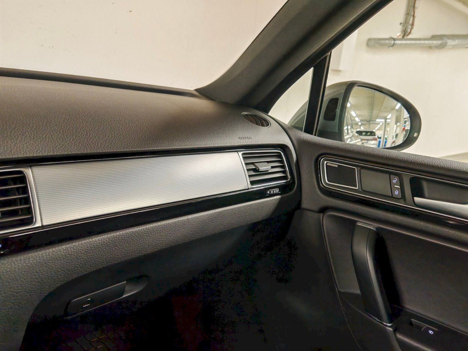 Volkswagen Touareg, 3.0 TDI 193 kW DSG R-line - fotka 6