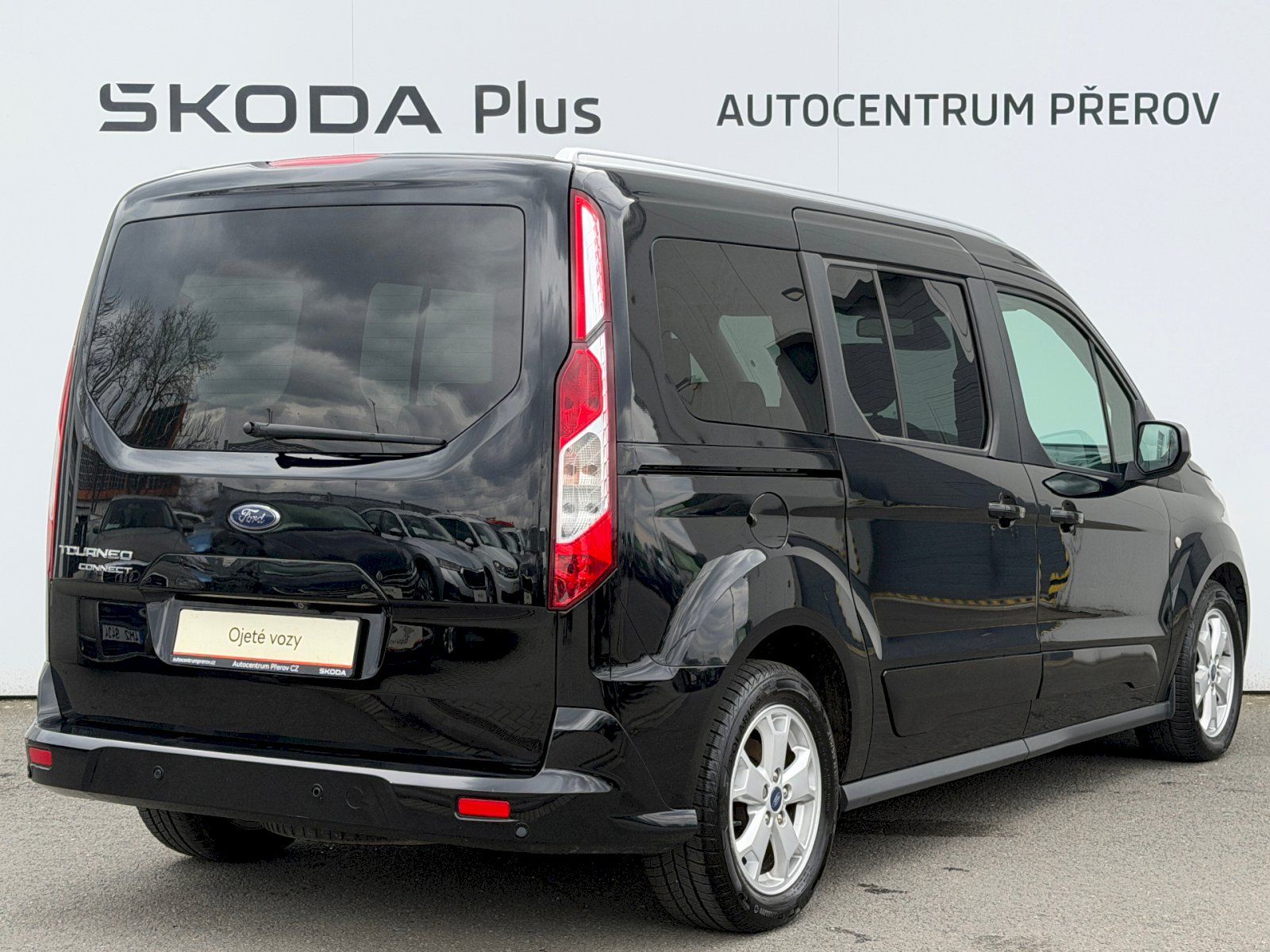 Ford Tourneo Connect, 1.5 TDCi 88kW Titanium 7 míst - fotka 2