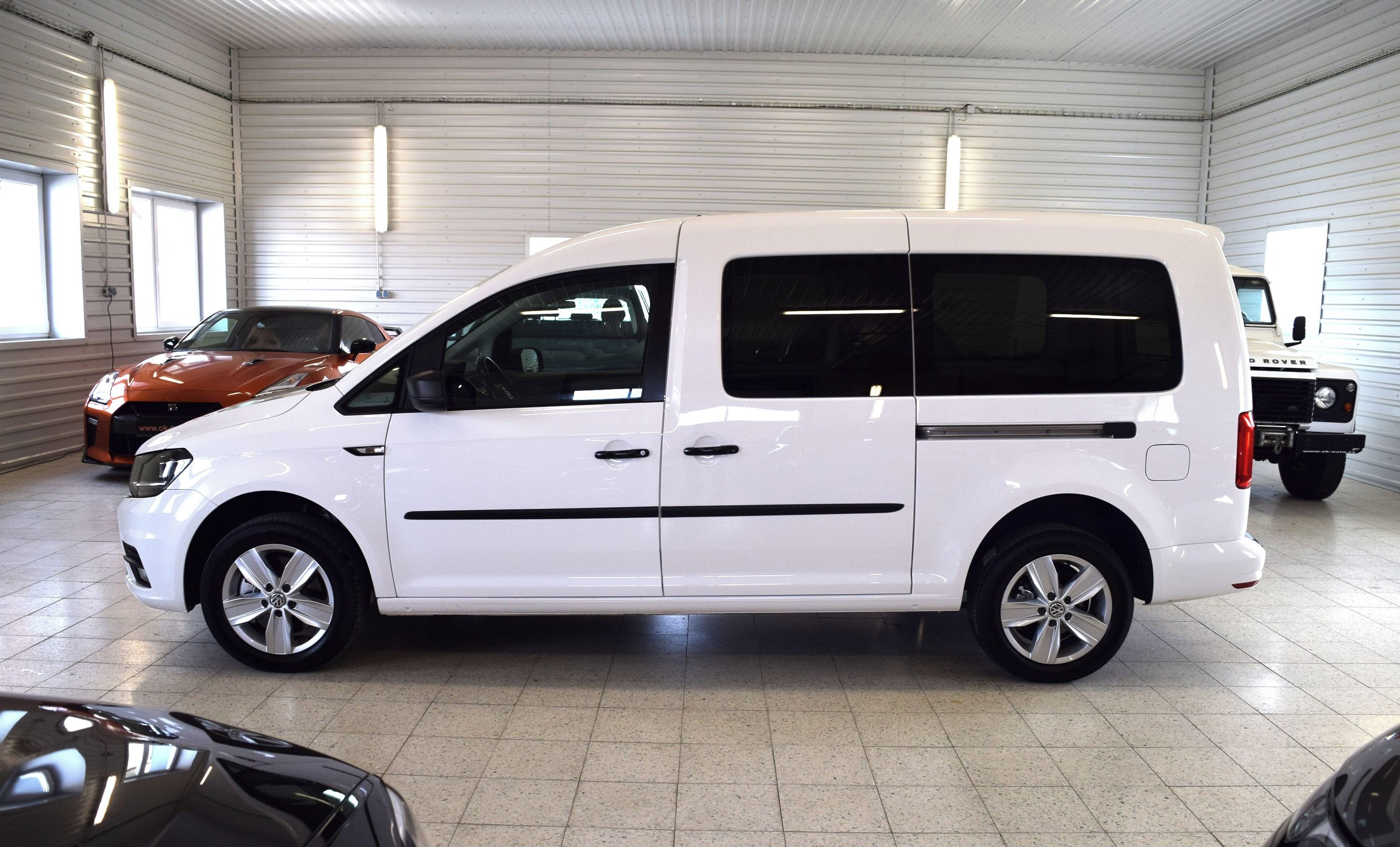 Volkswagen Caddy, 2.0 TDI MAXI 4x4 DSG 5 MÍST - fotka 2
