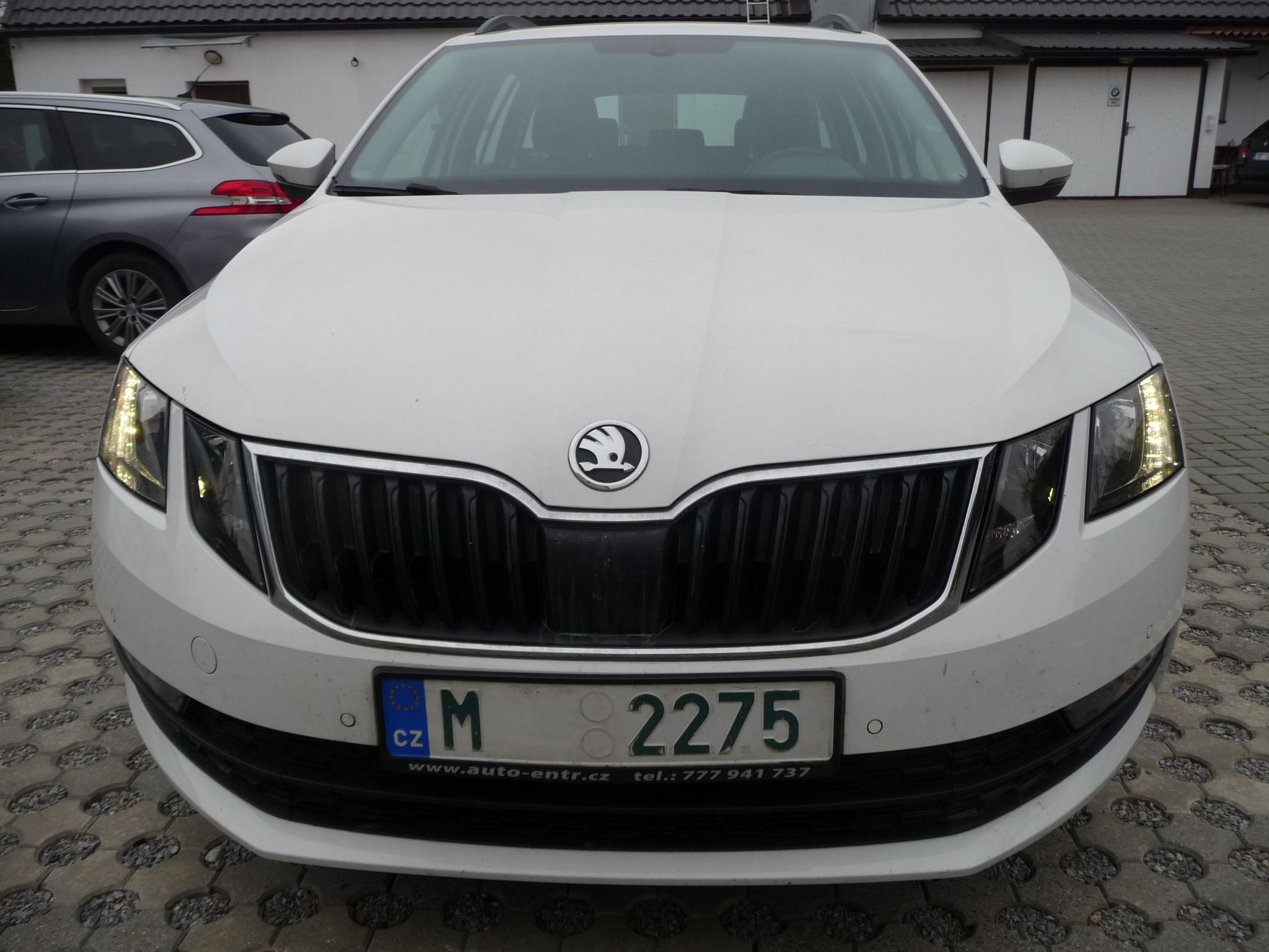 Škoda Octavia, 1.0 i 85kw  Business DSG 1.maj - fotka 2