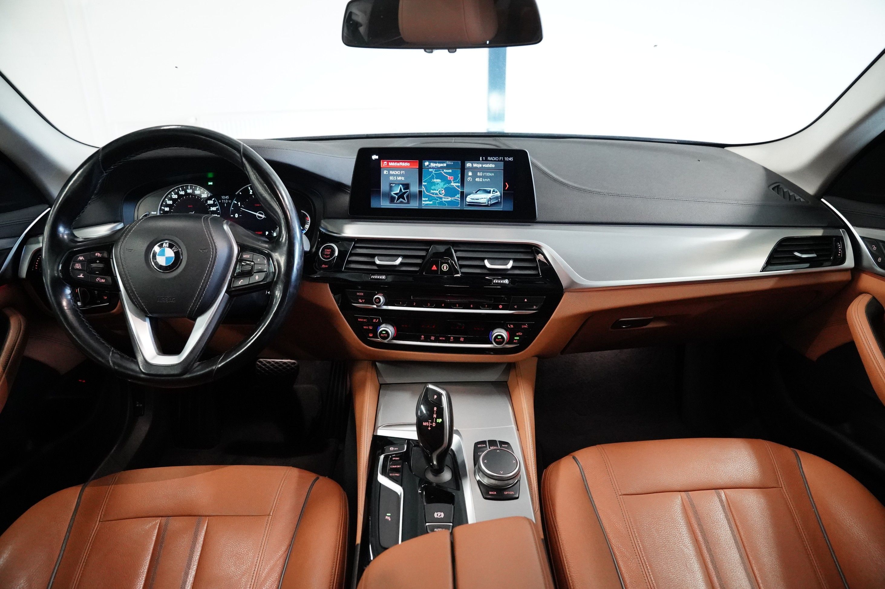 BMW Řada 5, 530 D XDrive 195 KW - fotka 5