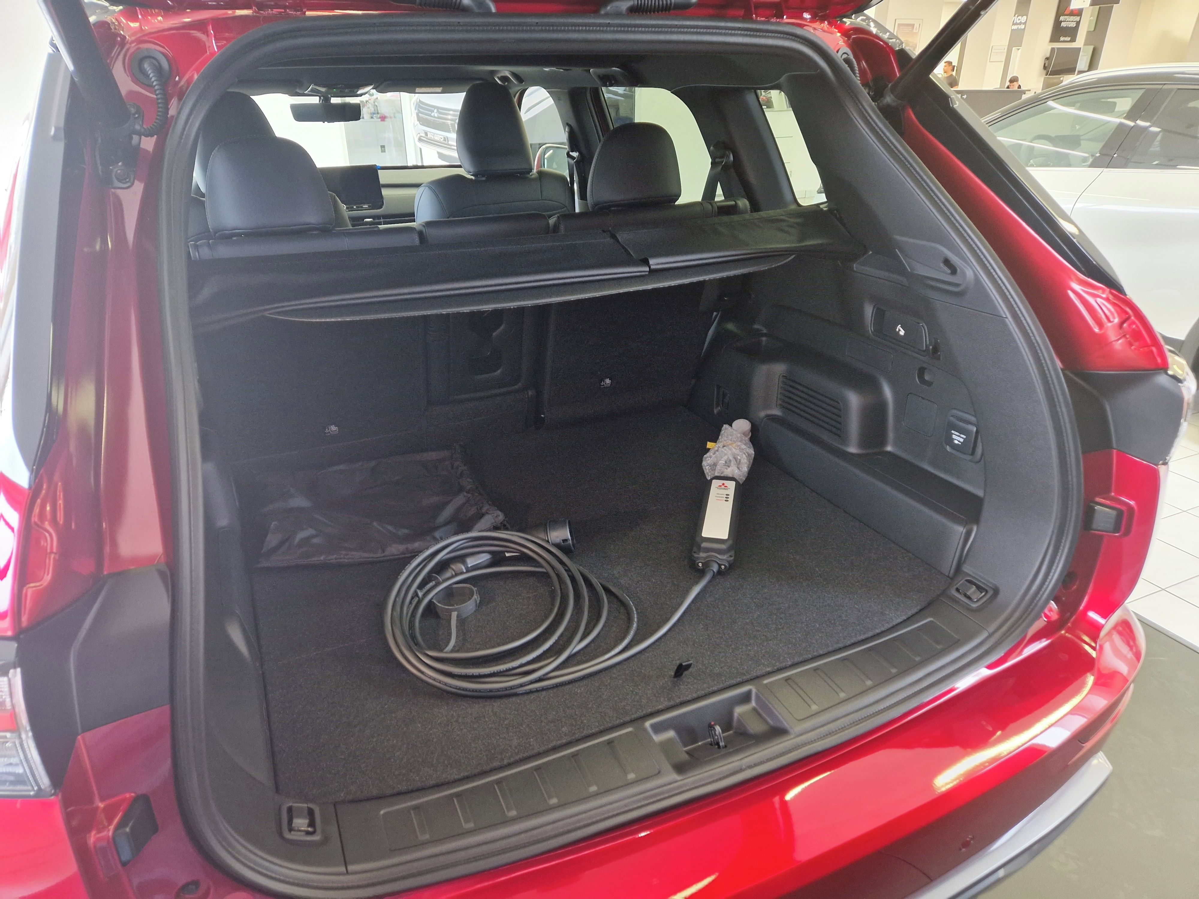 Mitsubishi Outlander, INSTYLE 2.4 MIVEC PHEV 306k - fotka 5