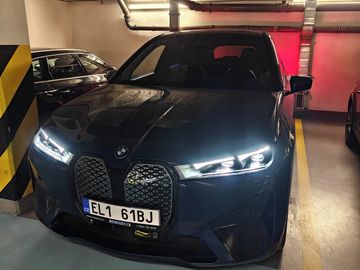 2023 BMW iX xDrive40, 30,589km